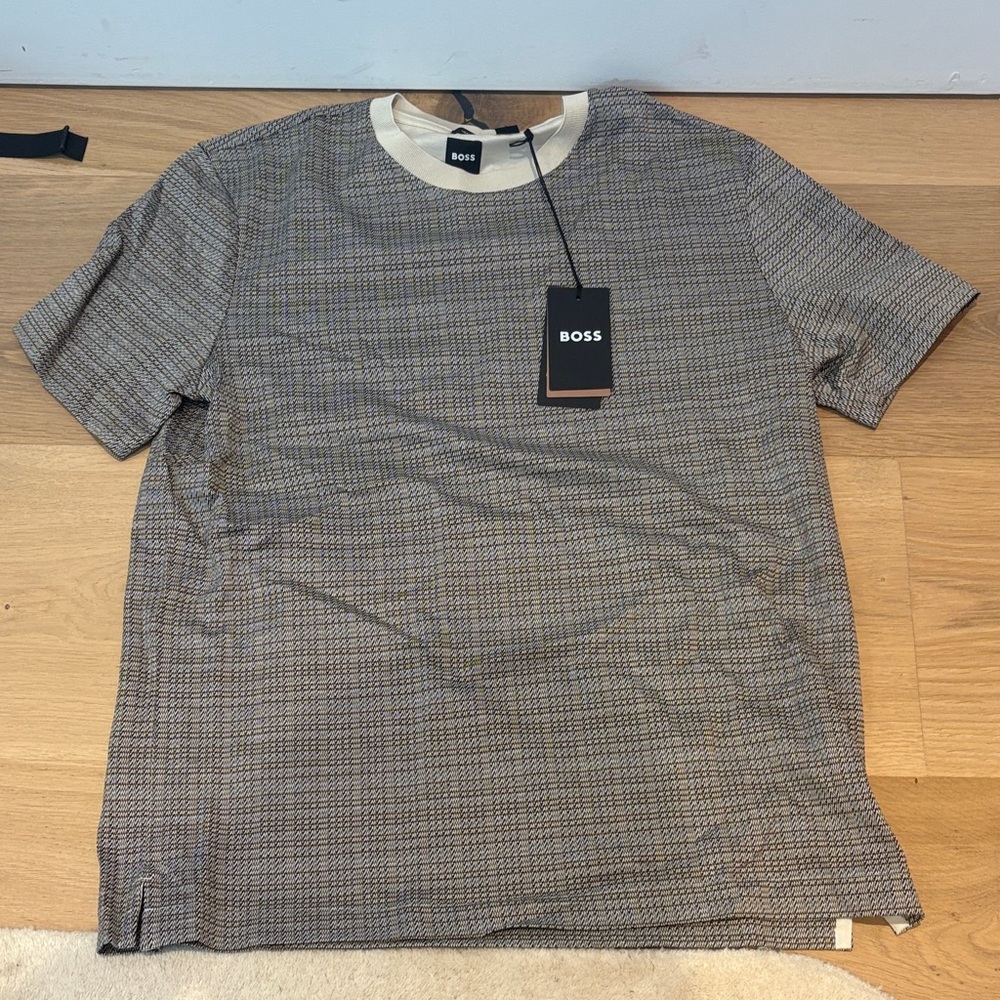 BOSS Men's Black and White Patterned Tee